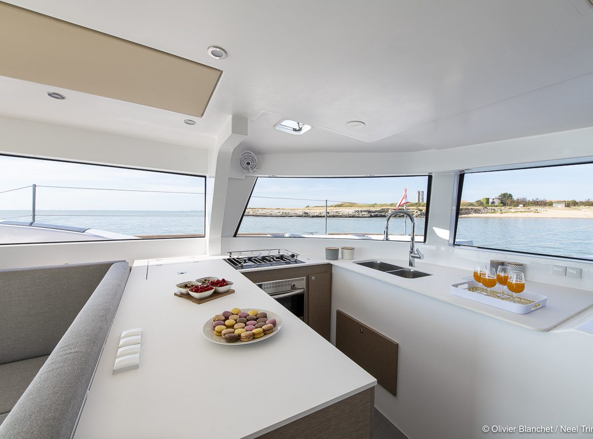 Banque images Neel 47 - Intérieur et mouillage